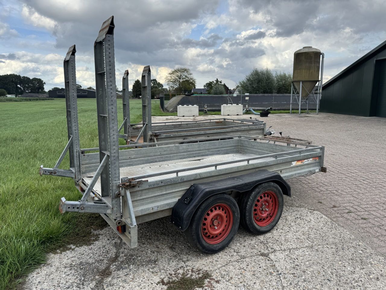 Humbaur HS2000 machinetransporters 2 stuks met werk