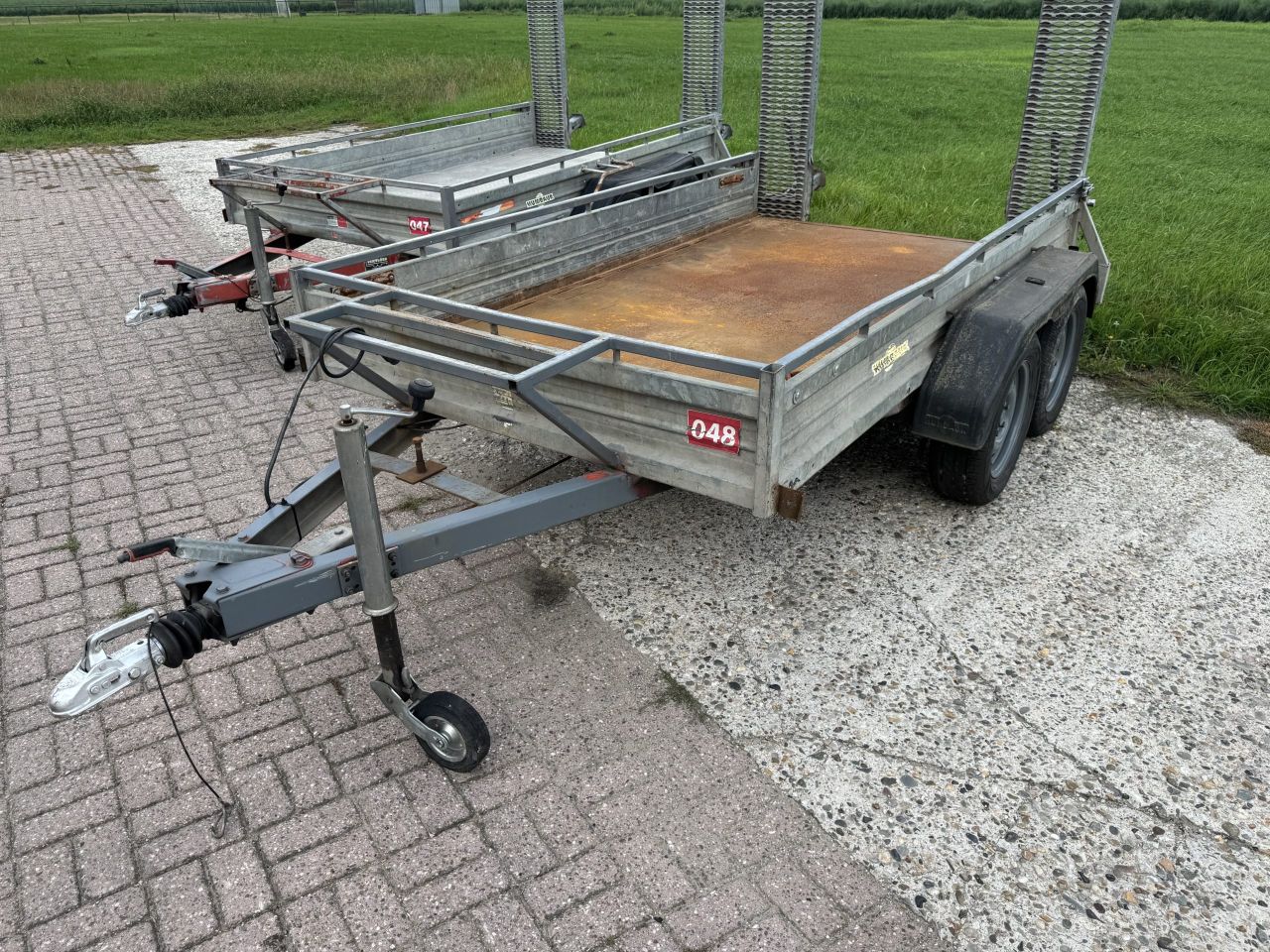 Humbaur HS2000 machinetransporters 2 stuks met werk