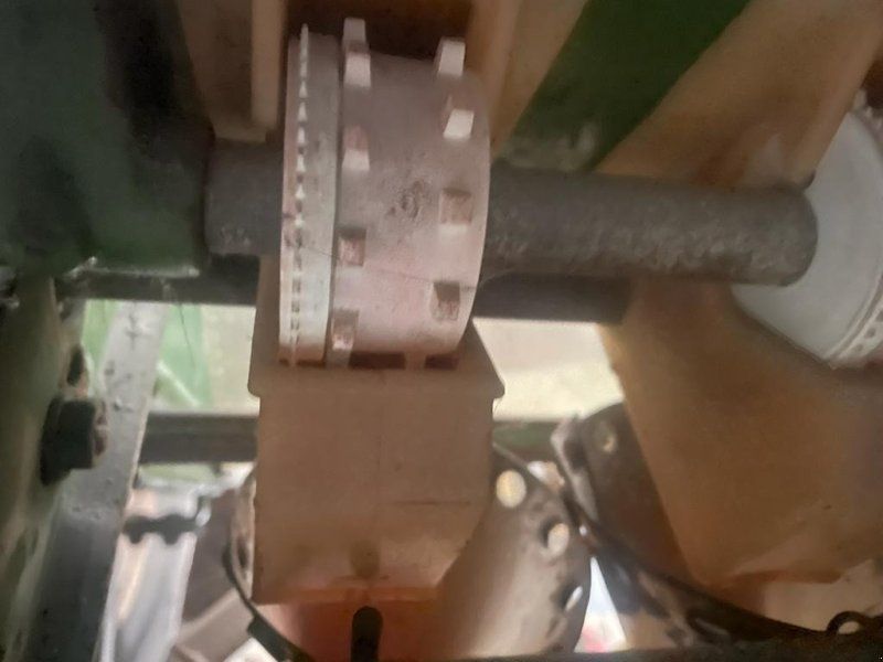 Amazone D4, 2 m Arbeitsbreite, Feinsamereirad