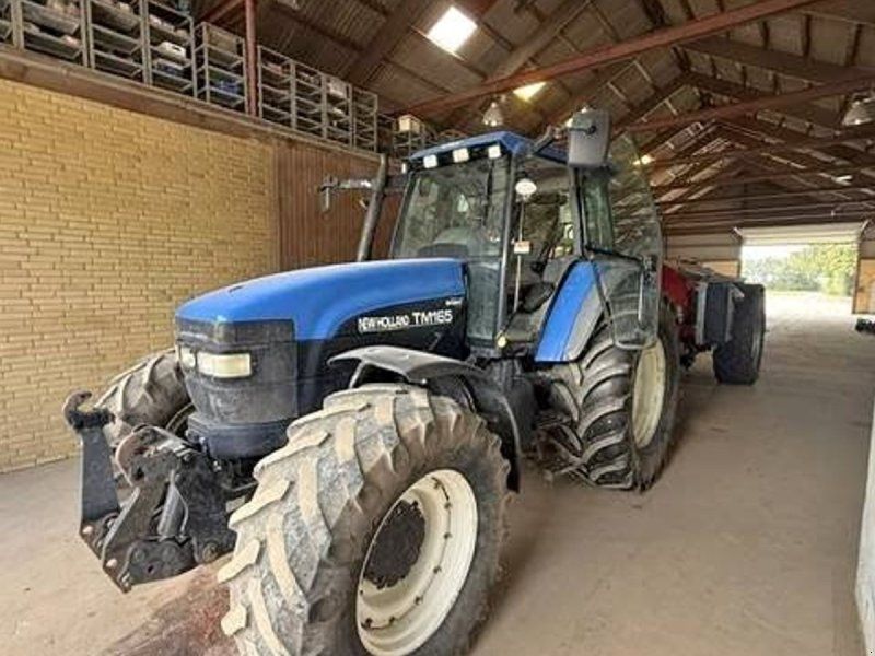 New Holland TM 165 med frontlift