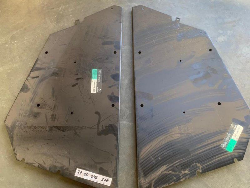 Claas Renault/ ARES Seitenbleche hinten