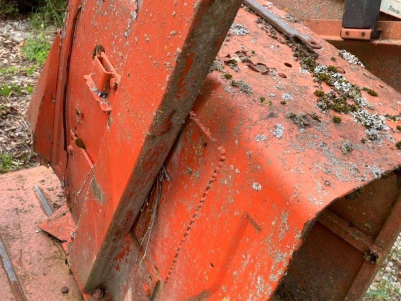 Renault Kotflügel  Überrollbüger 551 bis 651-4