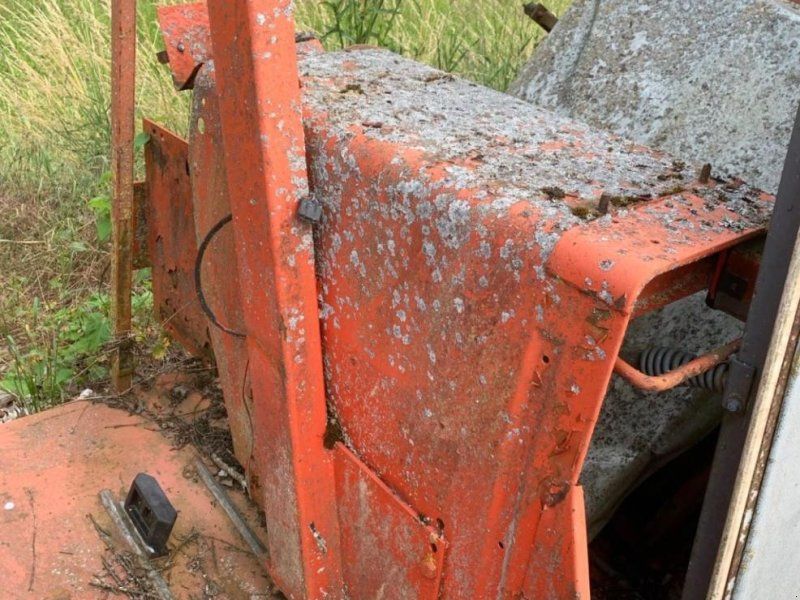 Renault Kotflügel  Überrollbüger 551 bis 651-4