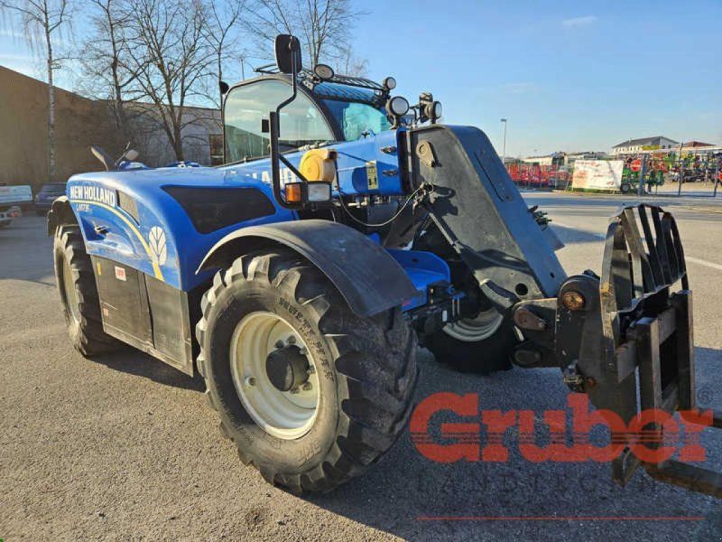 New Holland LM 7.35