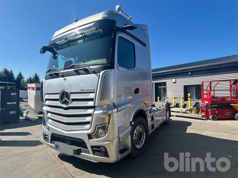 Mercedes-Benz Actros 1953