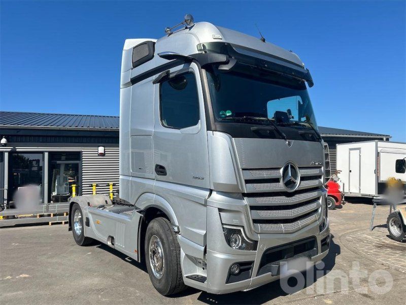 Mercedes-Benz Actros 1953