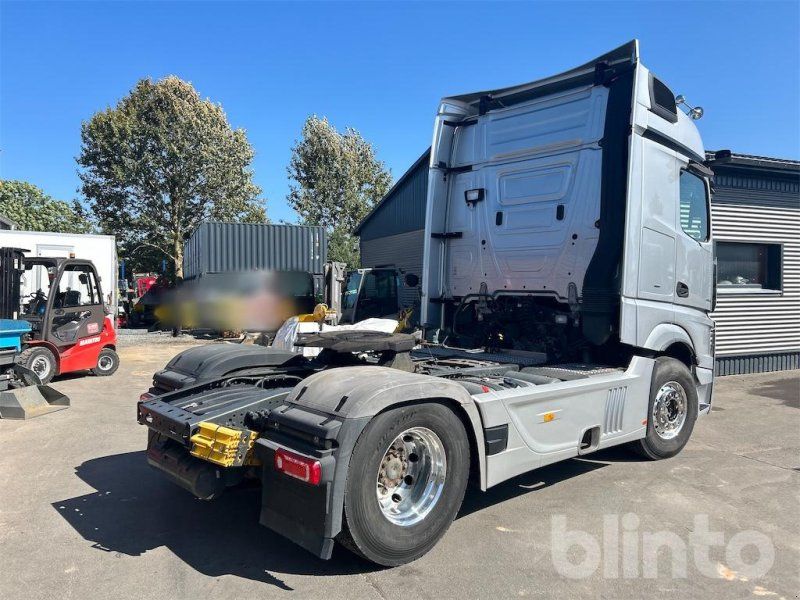 Mercedes-Benz Actros 1953