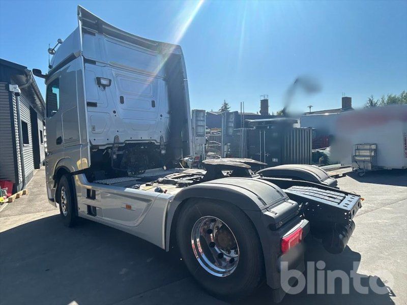 Mercedes-Benz Actros 1953