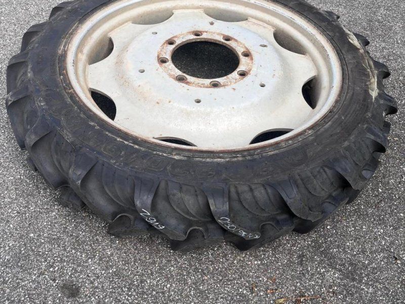 Taurus 230/95 R32, 8-Loch, 100% Profil, Einzelrad