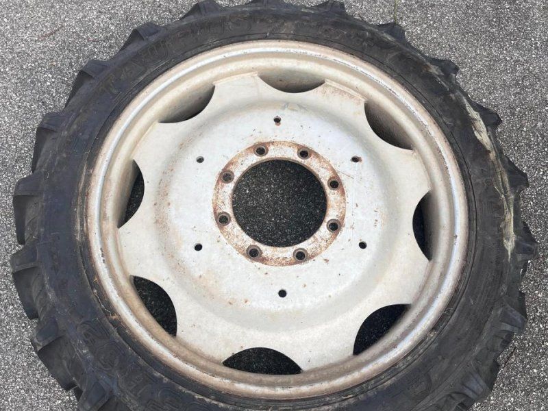 Taurus 230/95 R32, 8-Loch, 100% Profil, Einzelrad