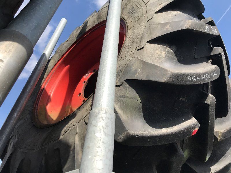 Michelin 16.9 R28