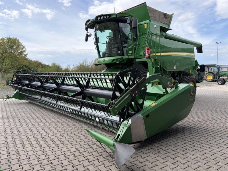 John Deere T560i Hill Master