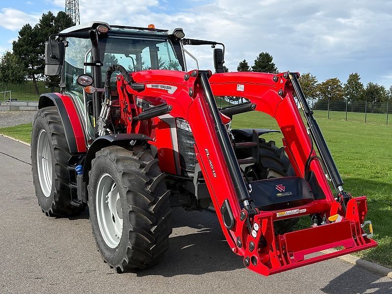 Massey Ferguson 5M125 Dyna-4