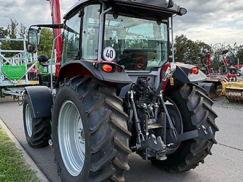 Massey Ferguson 5M125 Dyna-4