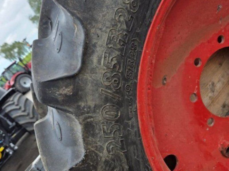 K.-BKT 250/85R28 Kompletträder