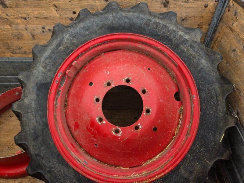 K.-BKT 250/85R28 Kompletträder