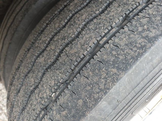 Daf LF 55 met Dhollandia laadklep.