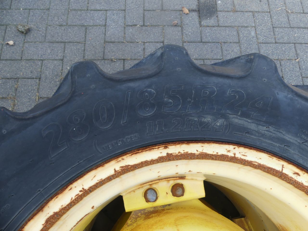 BKT Banden 280/85R24 John Deere