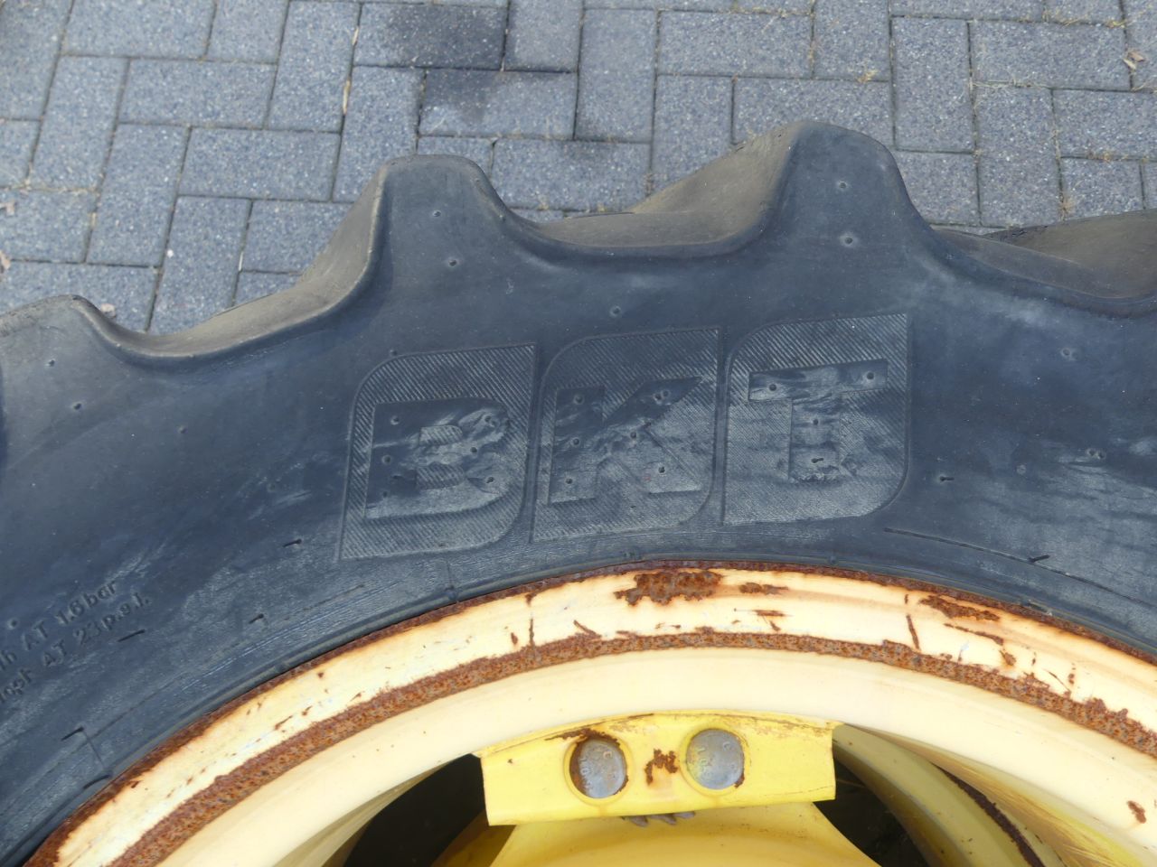 BKT Banden 280/85R24 John Deere