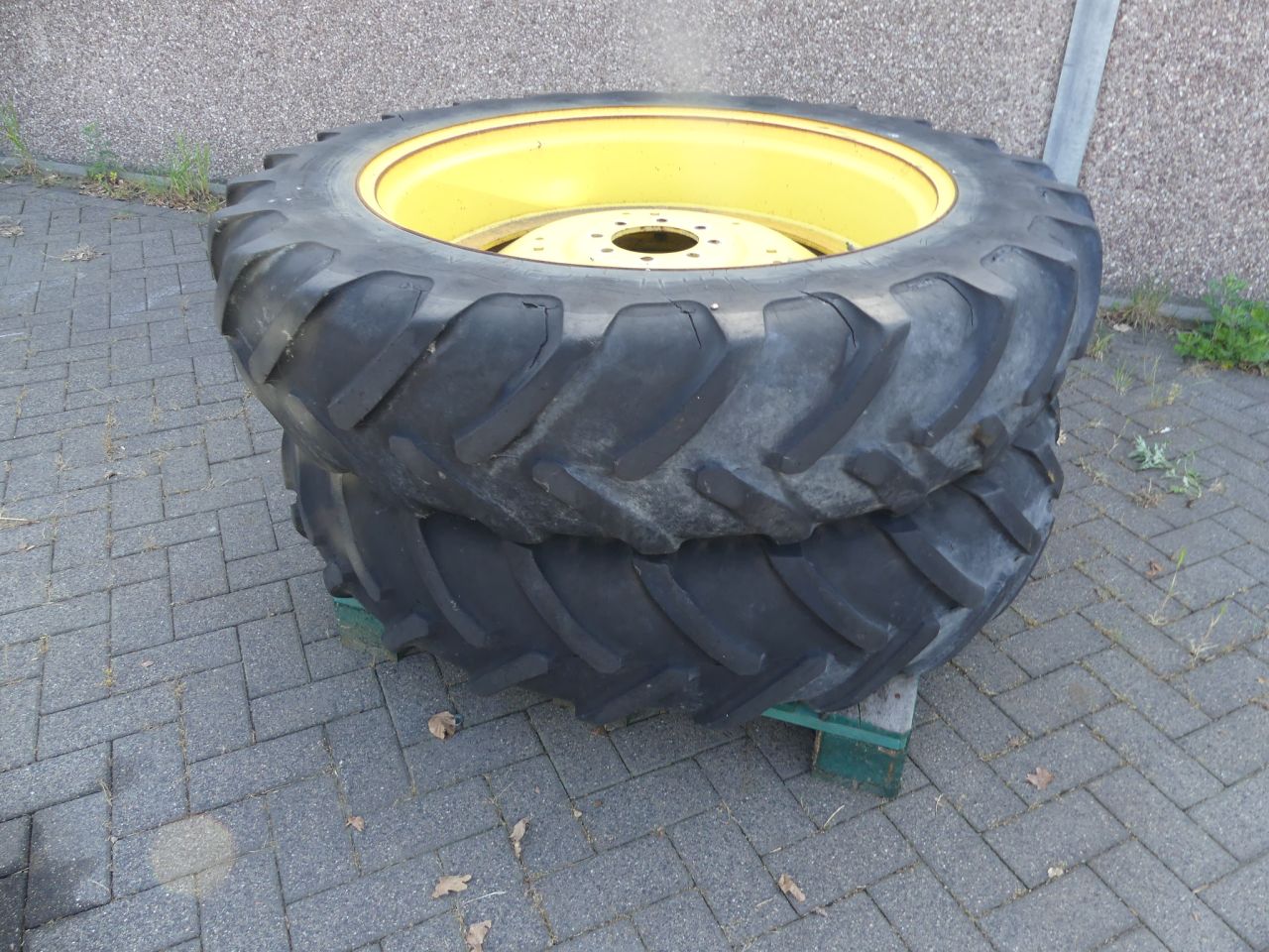 John Deere wielen 12.4R36 Michelin