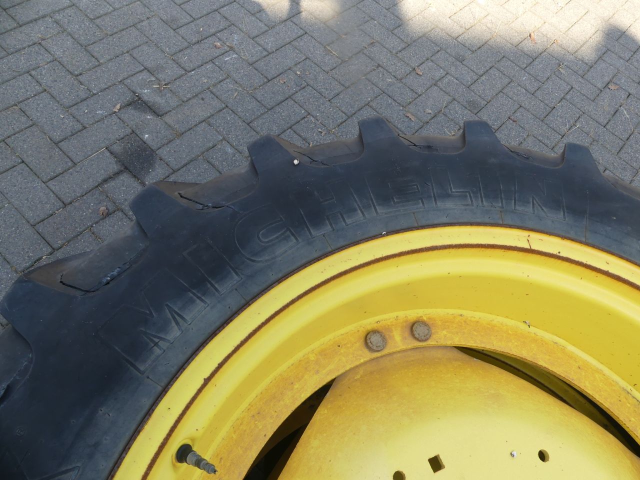 John Deere wielen 12.4R36 Michelin