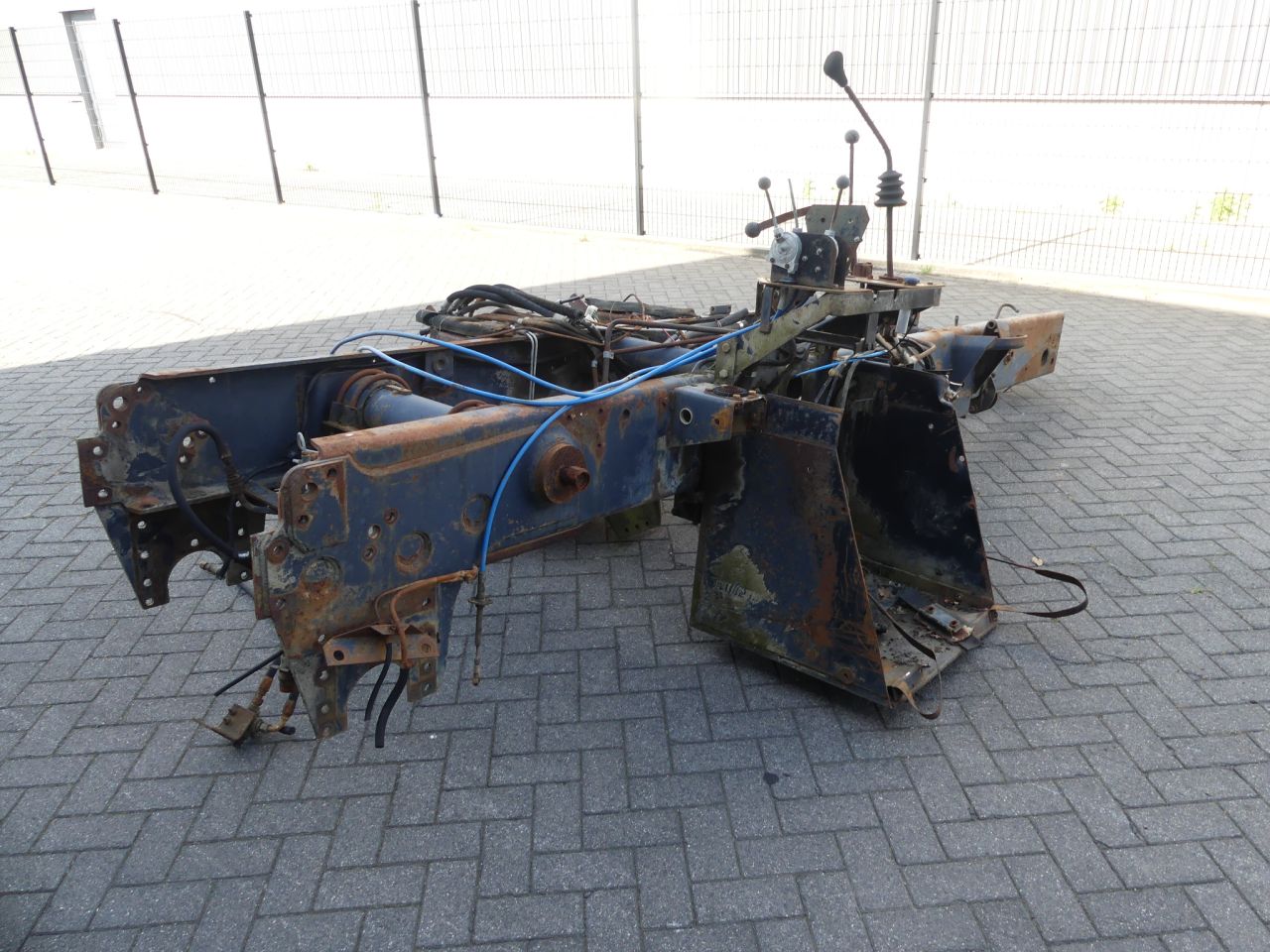 Mercedes Benz MB Trac 1300 chassis met kenteken !