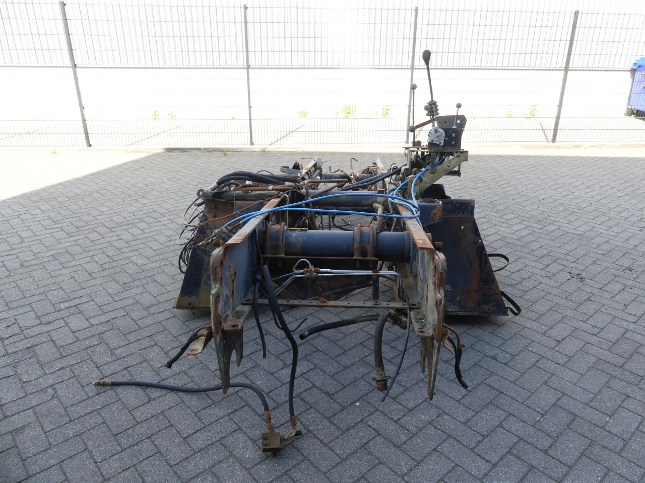 Mercedes Benz MB Trac 1300 chassis met kenteken !