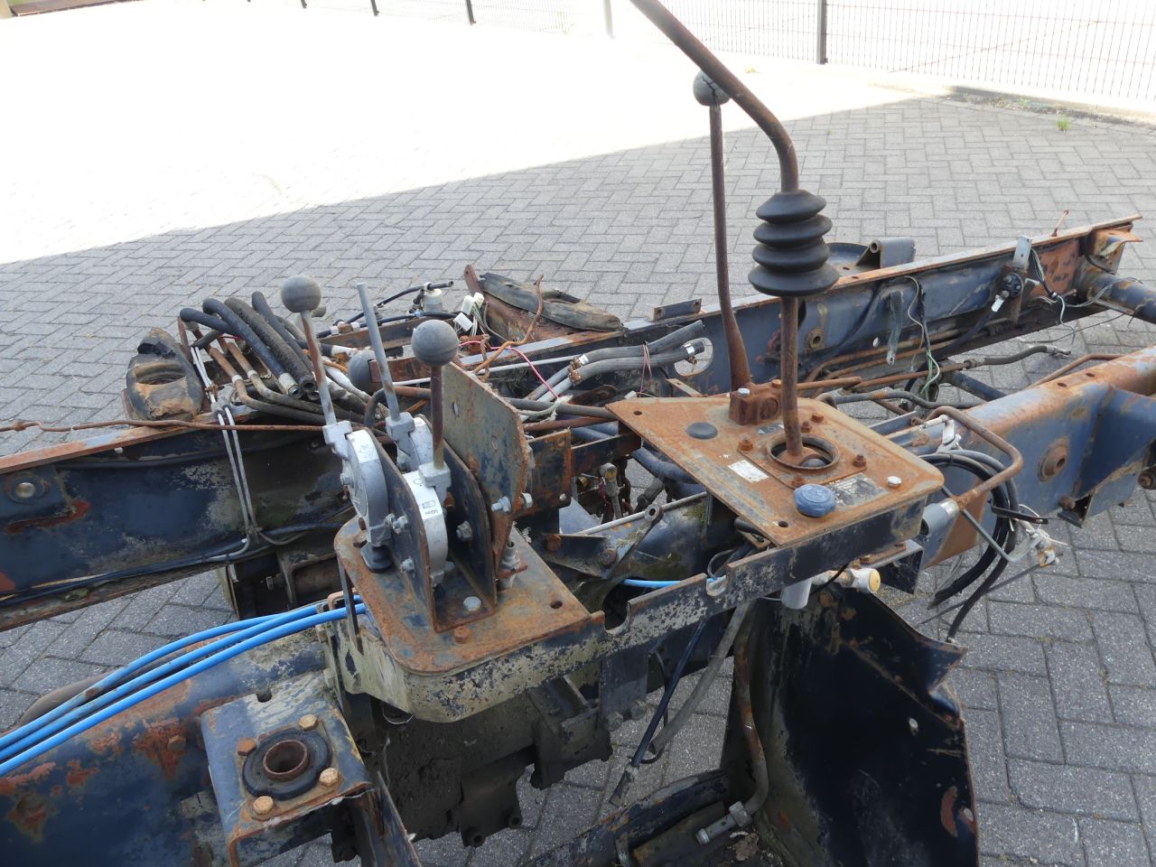 Mercedes Benz MB Trac 1300 chassis met kenteken !