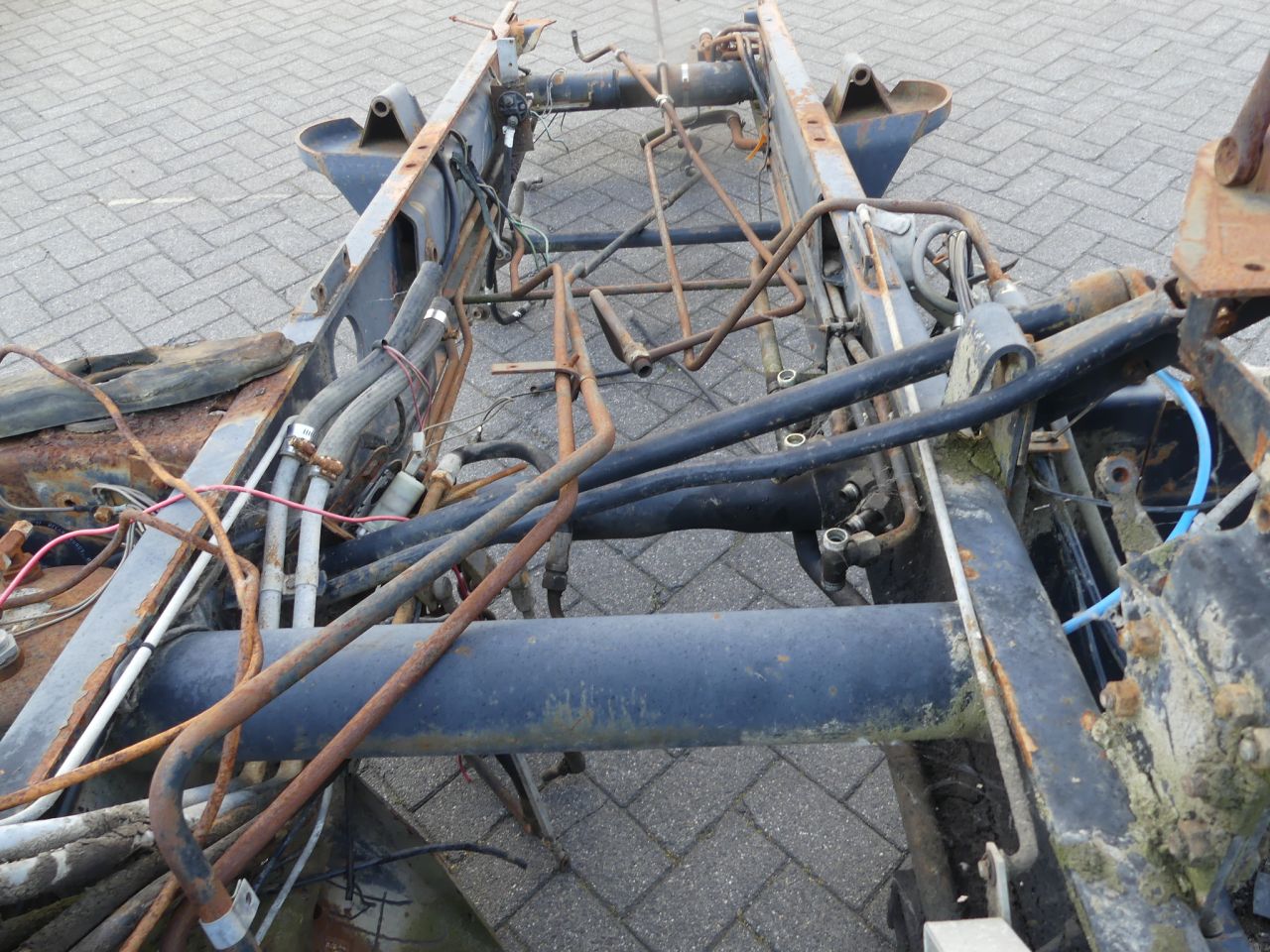 Mercedes Benz MB Trac 1300 chassis met kenteken !