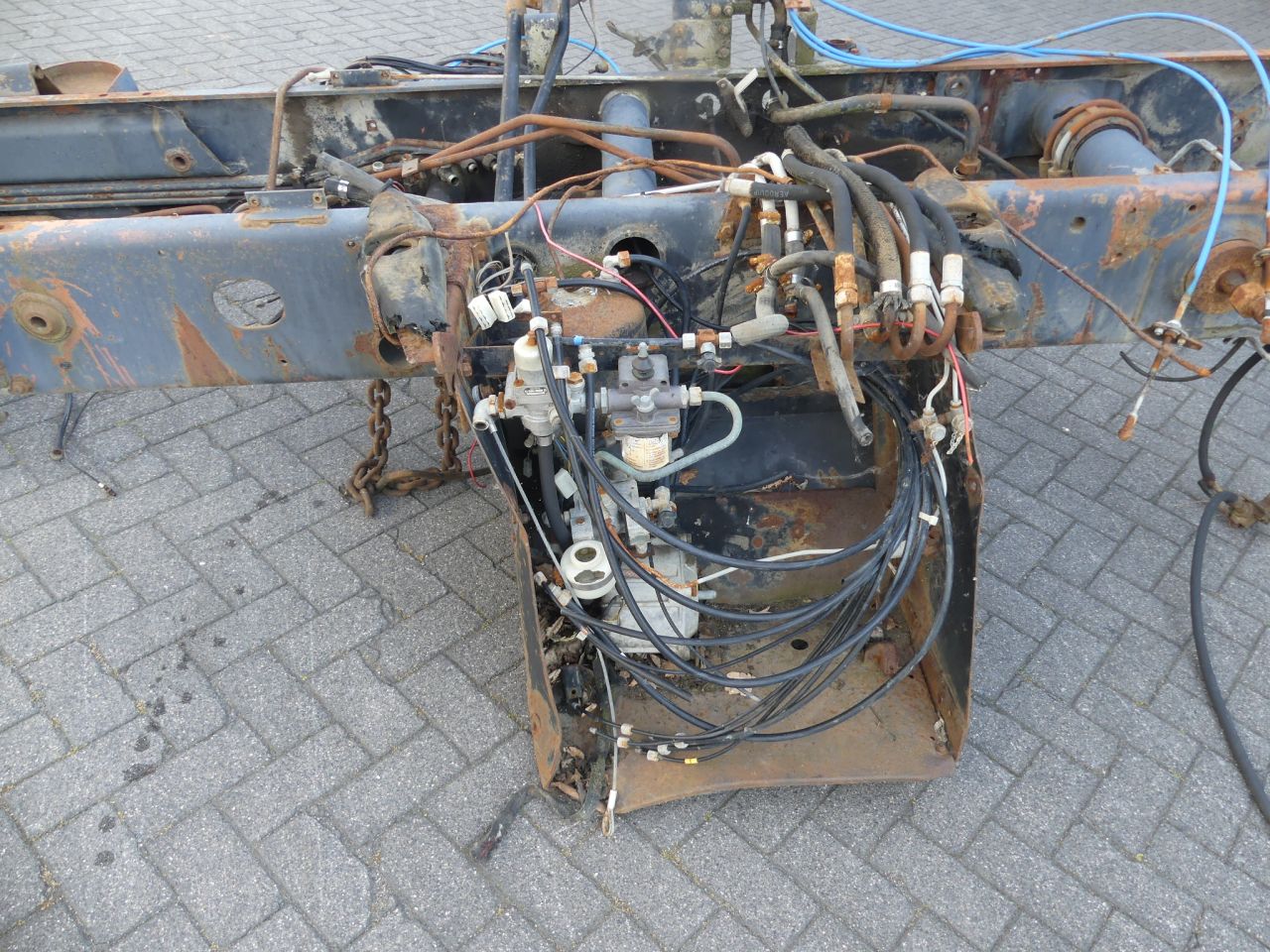 Mercedes Benz MB Trac 1300 chassis met kenteken !