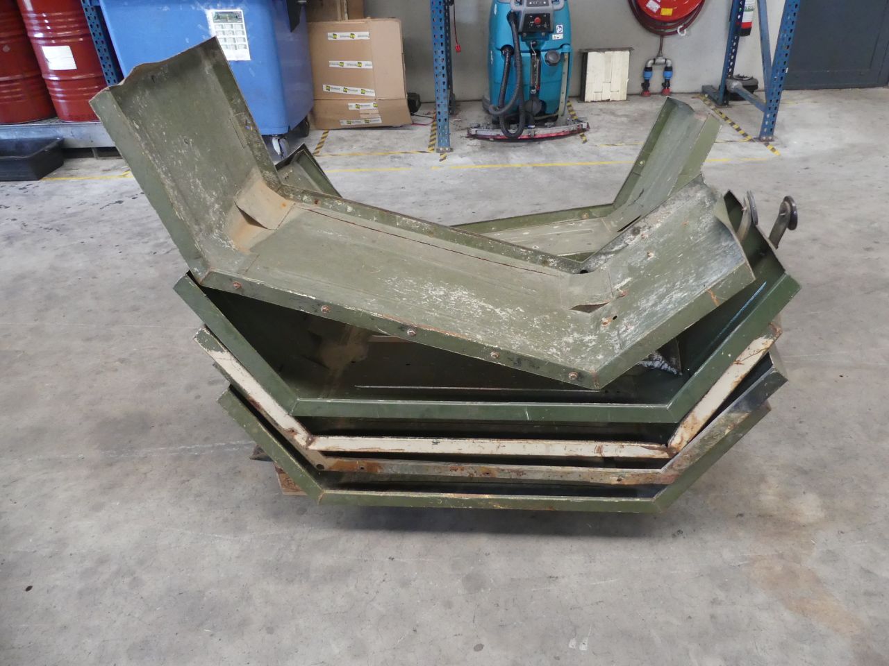 Diverse orginele spatborden voor MB Trac tractoren