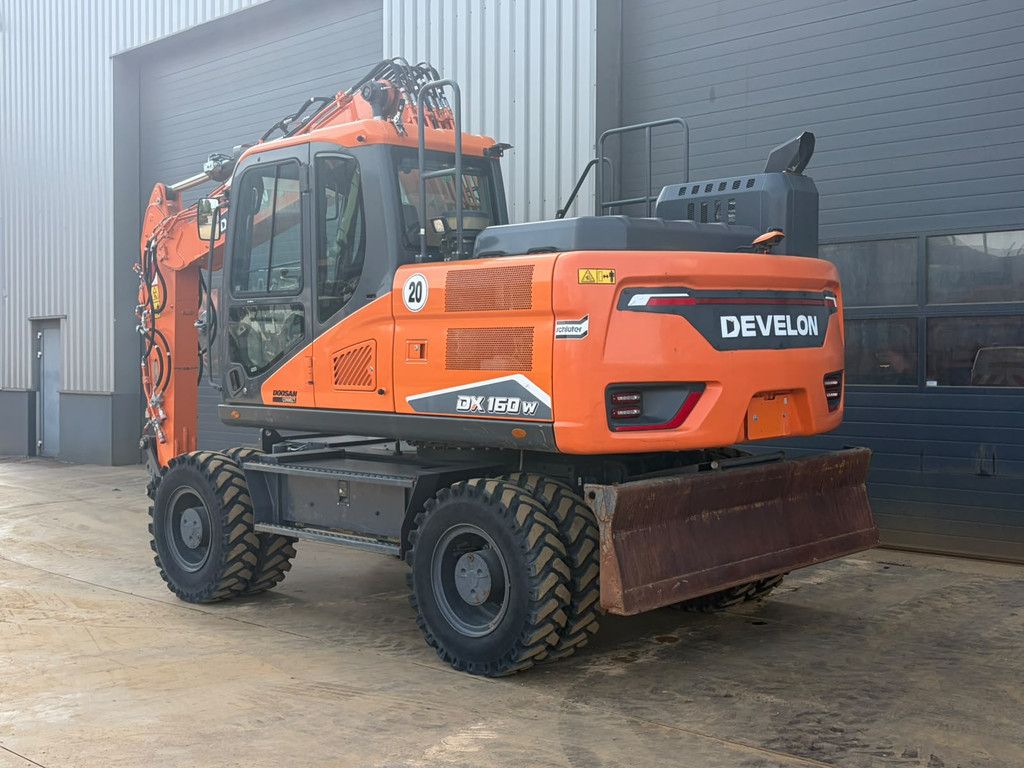 Develon DX160W-7