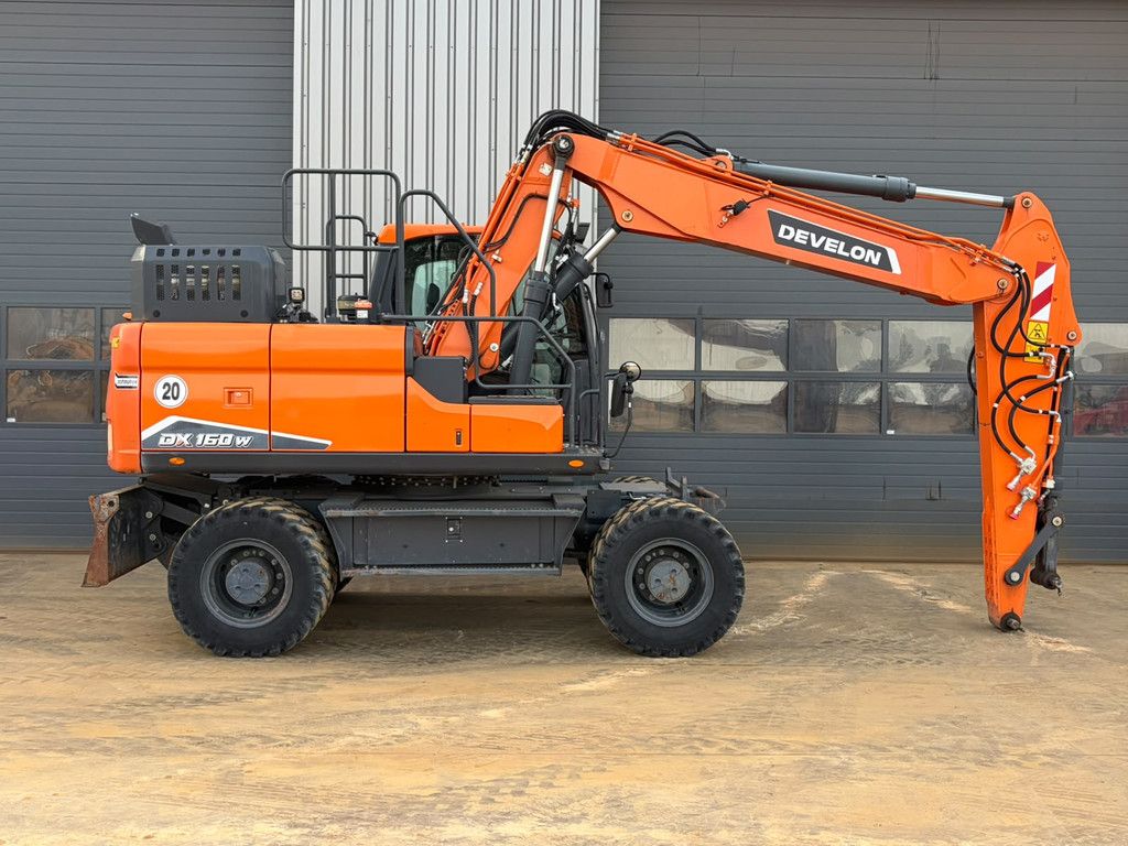 Develon DX160W-7