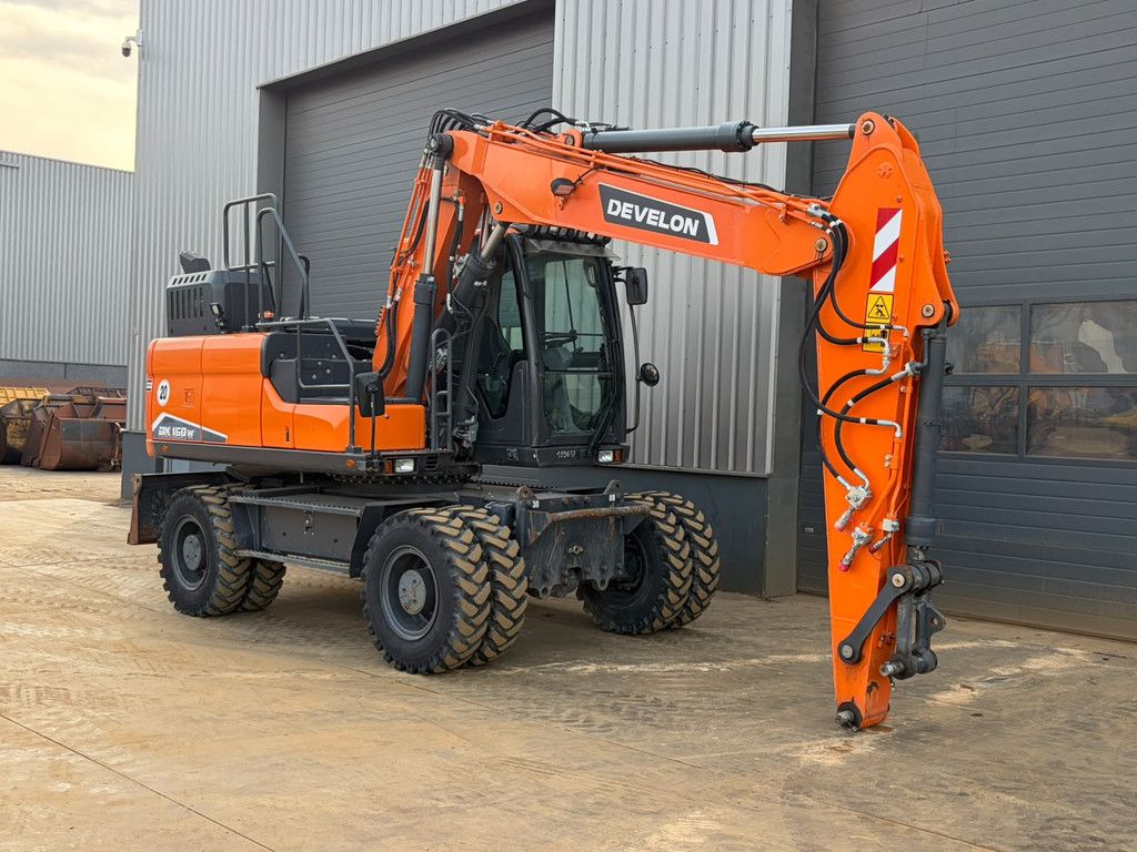 Develon DX160W-7