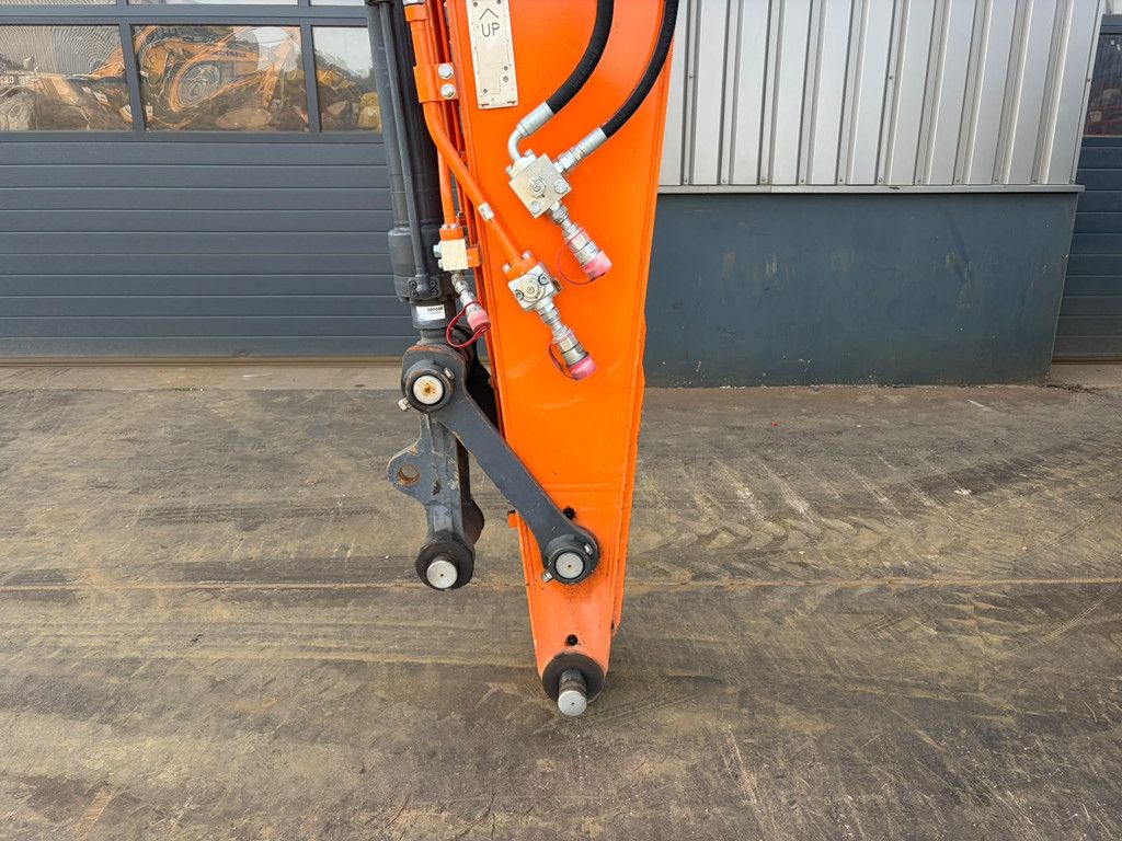 Develon DX160W-7