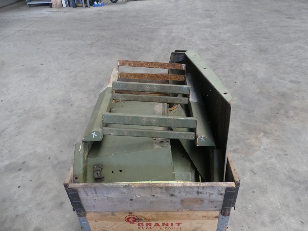 MB Trac cabine spatbord delen