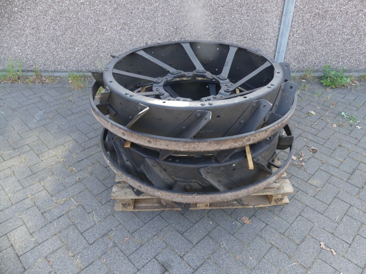Diverse sets ijzeren wielen voor Lanz Bulldog tractoren