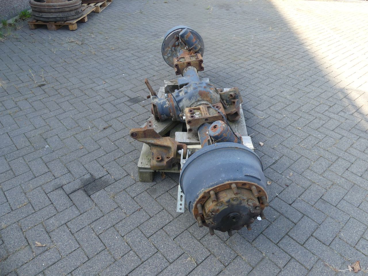 Mercedes Benz MB Trac voor en achter assen 1300 & 1500