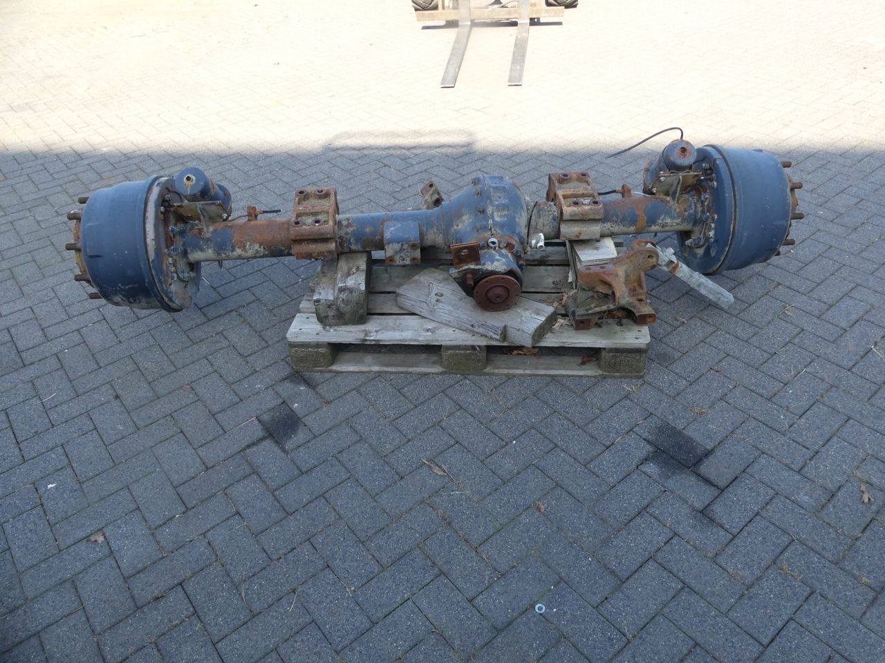 Mercedes Benz MB Trac voor en achter assen 1300 & 1500