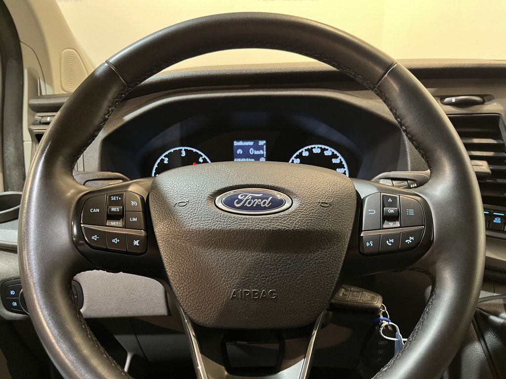 Ford Transit Custom 280 2.0 TDCI L1H1 Trend 130 PK / Euro 6 / Airco / CarPlay / Cruise Control / Camera / 3-Zits / 62.500 KM !!
