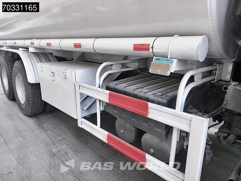 Sinotruk HOWO 371 6X4 Refurbished! 20.000L Fuel capacity Full Steel Manual Airco Euro 2