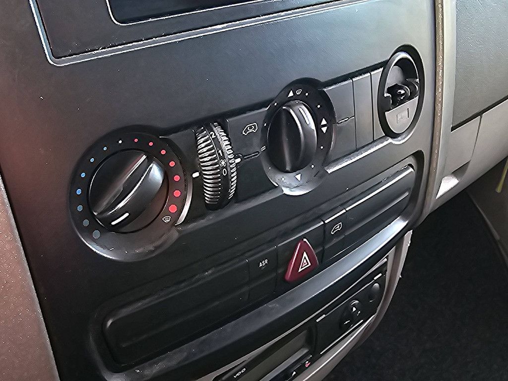 MERCEDES-BENZ SPRINTER 516 zijdeur klep euro5