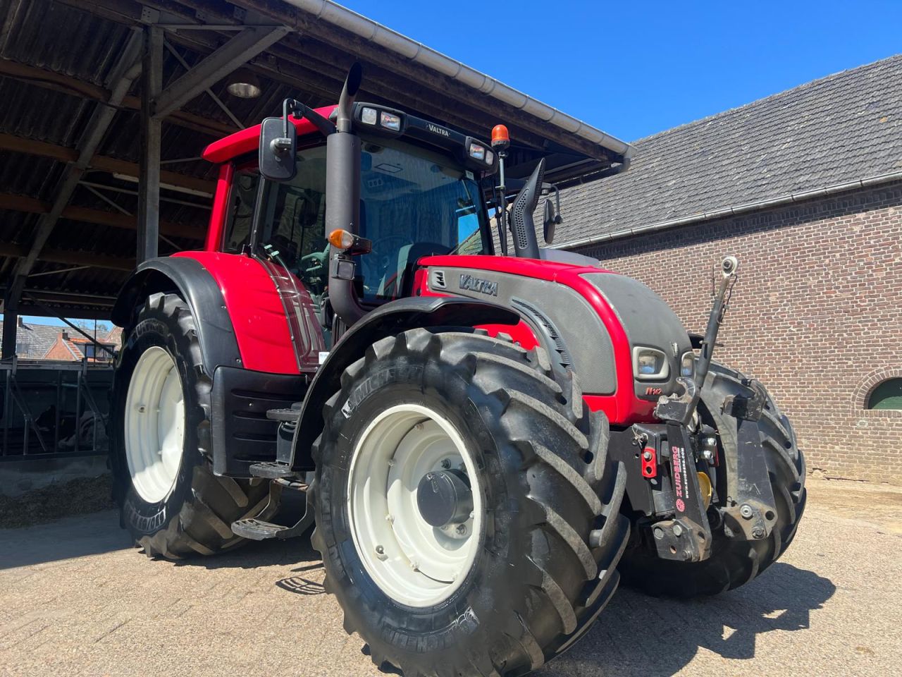 Valtra N142 Direct tractor