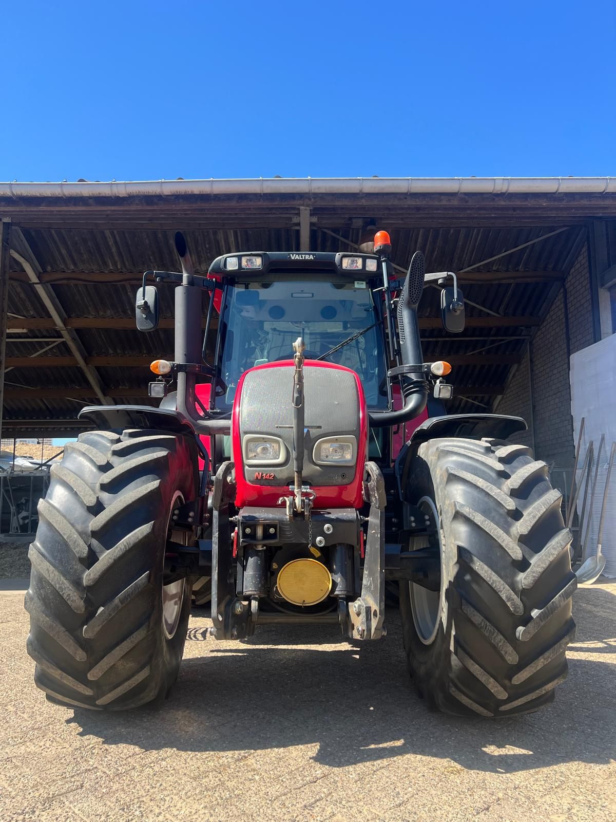Valtra N142 Direct tractor