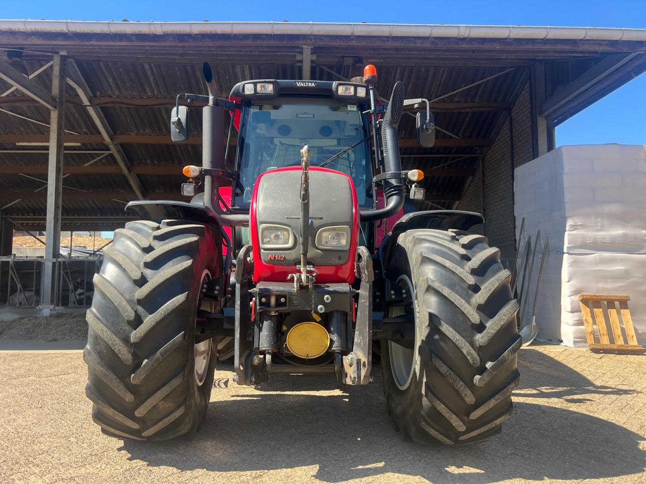 Valtra N142 Direct tractor