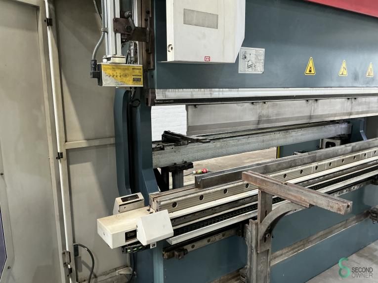 Abkantpressen Durma AD-S 30220 2019