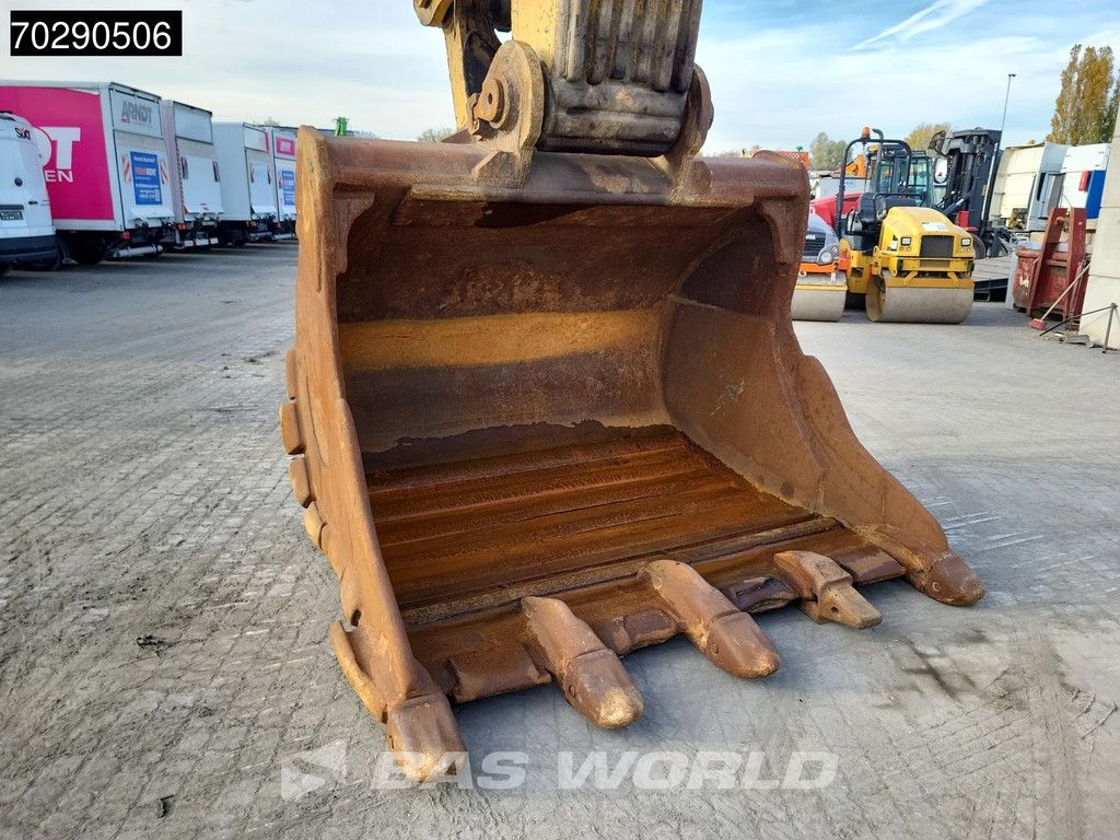 Caterpillar 390 D L
