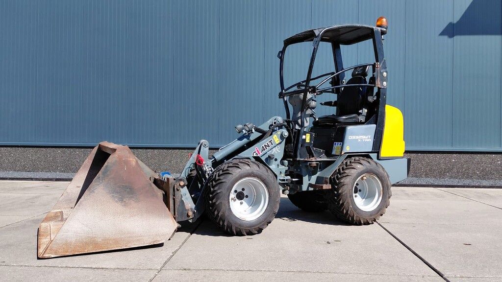 Giant D332