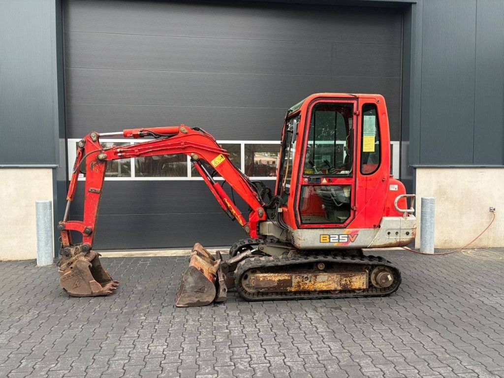 Rupsgraafmachine Yanmar B25V Diesel 14kW 2004