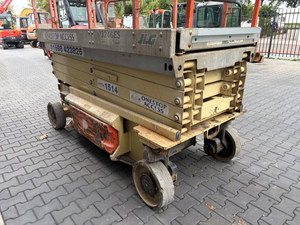 Scissor lift JLG 3246ES Electric 11.68m 2012